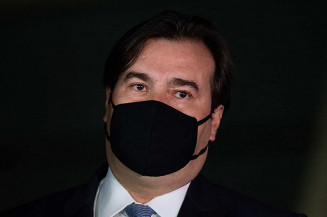 Maia anuncia formação de bloco com centro e oposição para eleição da Câmara