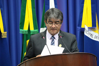 Juscelino Cabral solicita urgência nos serviços de revitalização asfáltica no Altos do Indaiá