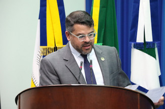 Mauricio Lemes pede operação tapa-buracos no Parque Alvorada