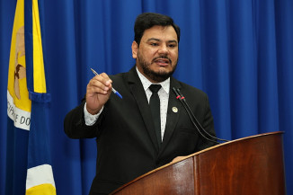 Com 180 assinaturas Marcelo Mourão vai em busca do recapeamento do Maracanã