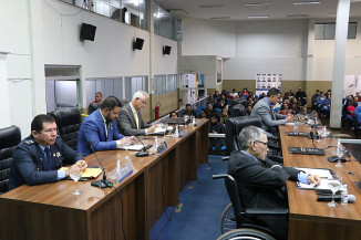 Na 32ª Sessão Ordinária do ano, vereadores douradenses aprovam sete projetos