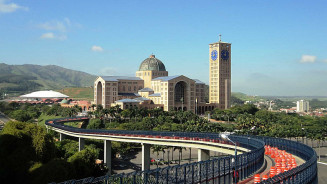 Celebração de dia de Nossa Senhora Aparecida voltará a ser presencial