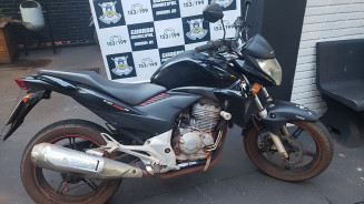 Dois adolescentes e um homem são detidos pela Guarda Municipal furtando