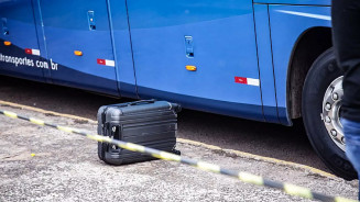Atirador invade ônibus de viagem e mata passageiro a tiro em avenida de Campo Grande