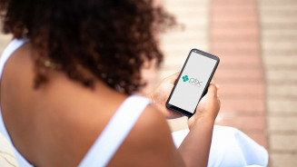 Falso investidor é preso acusado de aplicar golpes do Pix em modelos