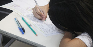 Apenas 38% dos alunos terminaram licenciatura presencialmente em 2021