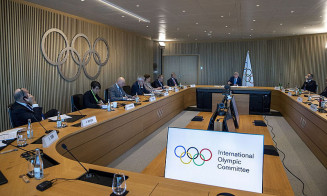 Críticas ao retorno de russos às competições são lamentáveis, diz COI