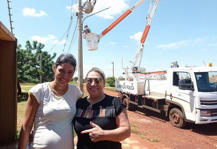 Tania Cristina acompanha troca de lâmpadas do bairro Bonanza