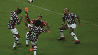 Fluminense goleia Flamengo e conquista o Carioca