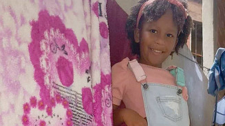 Menina morre atingida por tiro durante fogos