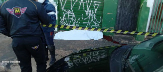 Homem encontrado morto levou cinco facadas na nuca