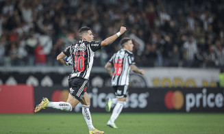 Libertadores: Paulinho decide e Atlético-MG vence para continuar vivo