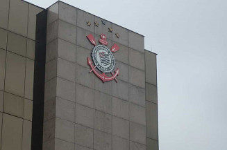 Corinthians acerta empréstimo do meia equatoriano Sornoza para clube do México