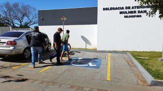 Homem é preso por policiais da delegacia da mulher acusado de importunação sexual