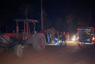 Criança caiu do trator e foi esmagada - Crédito: Reprodução / Nacionales RD Informativo