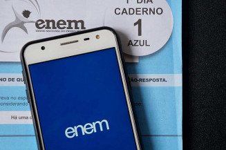 Com alta de casos de Covid-19 no país, estudantes pedem novo adiamento do Enem