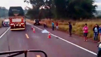 Motociclista que seguia para o trabalho morre na BR-267 após atropelar anta