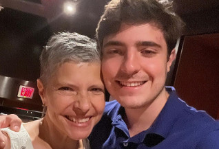 Em meio a briga por herança de Gugu, Rose Miriam faz comentário afetuoso em foto do filho