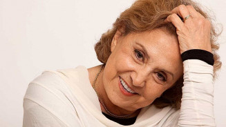 Eva Wilma está internada com pneumonia em São Paulo; Covid-19 foi descartada