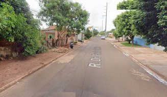 Homem é atingido por golpe de enxada na cabeça durante briga