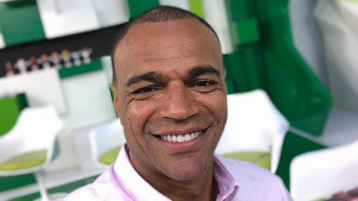 Após 22 anos de briga judicial, Denílson e Belo podem estrelar comercial de cervejaria juntos