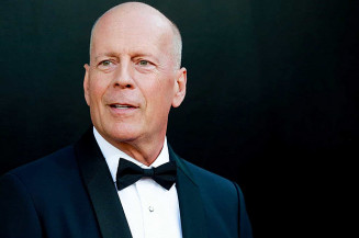 Bruce Willis é expulso de farmácia por não usar máscara de proteção