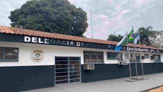 Marido mantém mulher em cárcere privado por dívida de R$ 8 mil