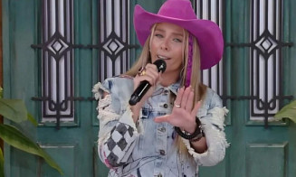 Adriane Galisteu dá bronca em participantes de A Fazenda por falas homofóbicas