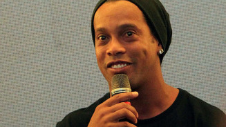 Ronaldinho Gaúcho investe no trap em 'Rolê Aleatório', música inspirada em meme