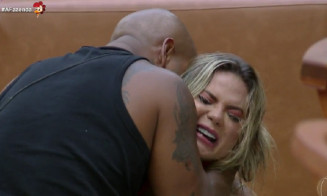 A Fazenda 15: Kally Fonseca se desespera após ser xingada por Márcia Fu