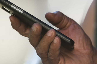 É falso que Ministério pré-cadastre para vacinação contra Covid-19 por telefone ou SMS