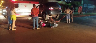 Acidente entre moto e carro deixa jovem de 25 anos em estado gravíssimo em Dourados