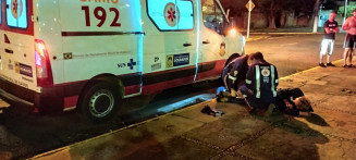 Homem é socorrido até a UPA após ser encontrado esfaqueado em rua de Dourados