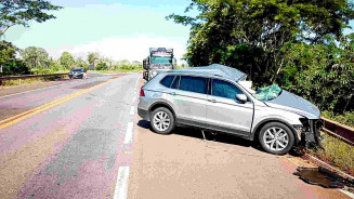 Crianças ficam feridas e duas pessoas morrem em grave acidente na BR-262