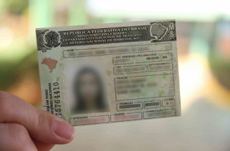 Alerta: promessa de CNH sem aulas, exames e nem provas é golpe com entrega de documento falso