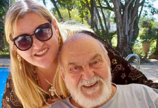 Julia Martins, filha do ator Lima Duarte, morre aos 46 anos