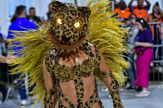 Paolla Oliveira revela que sofria críticas por desfilar no Carnaval: "Diziam que não era lugar de gente séria"