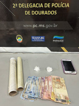 Rapaz é preso acusado de delivery de drogas em Durados