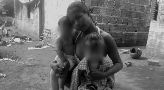 Caminhonete atinge motocicleta, mata mãe e bebê e deixa mais 3 feridos na fronteira