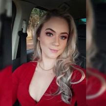 Mulher teria sido obrigada a ficar de joelhos momento antes de ser assassinada com tiros na cabeça