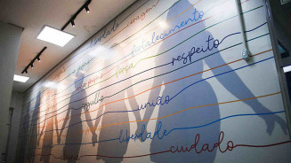 Ninguém vai acreditar: Jovem é estuprada por amigo enquanto dormia em casa