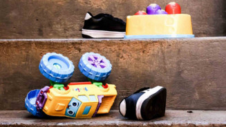 Menino de 3 anos morre engasgado depois de comer bolo na creche