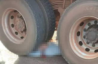 Ciclista ainda não identificado morre após ser atropelado por carreta