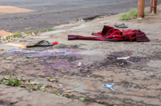 Por ciúmes do namorado, mulher mata moradora de rua com facadas no rosto