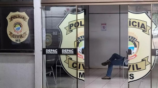 Depois de invadir farmácia, homem ameaça dar pedrada em funcionárias e acaba preso em Dourados