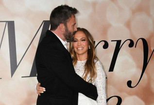 Jennifer Lopez e Ben Affleck se divorciam após dois anos de casamento