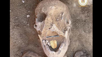 Encontradas múmias com 'línguas' de ouro no Egito