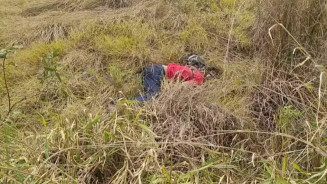 Motociclista morre ao invadir rodovia e bater em caminhão na MS-382