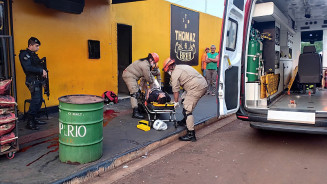 Jovem é ferido a tiros por dupla de pistoleiros em conveniência e morre no hospital