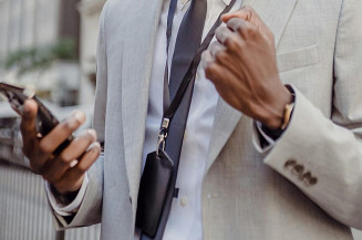 Ministério da Fazenda divulga lista das 193 casas de aposta online que conseguiram autorização do governo para poder operar no Brasil